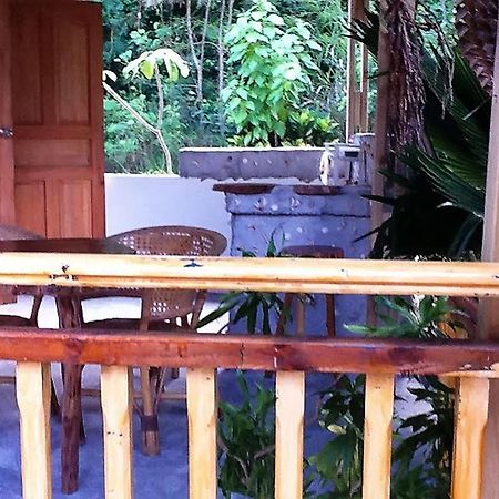 Coco Bay Pensión Anse Volbert Village Exterior foto