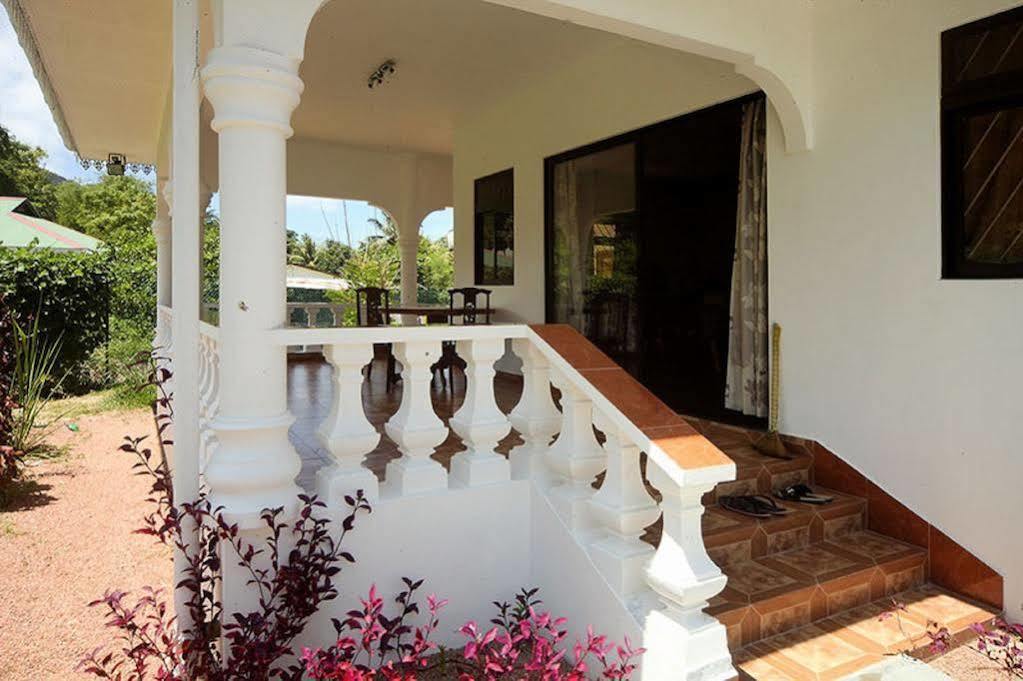 Coco Bay Pensión Anse Volbert Village Exterior foto