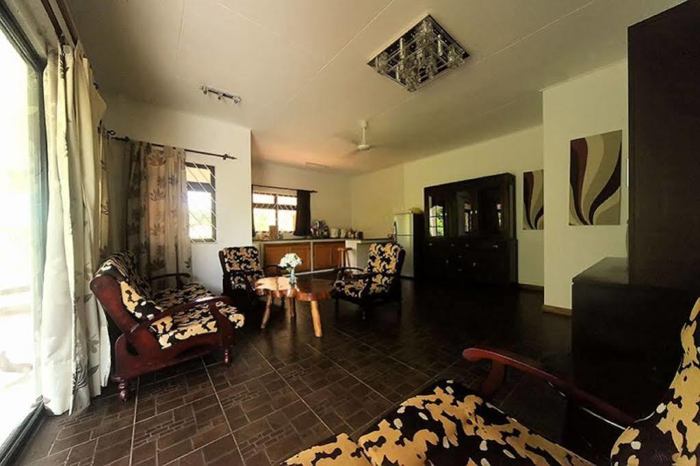 Coco Bay Pensión Anse Volbert Village Exterior foto