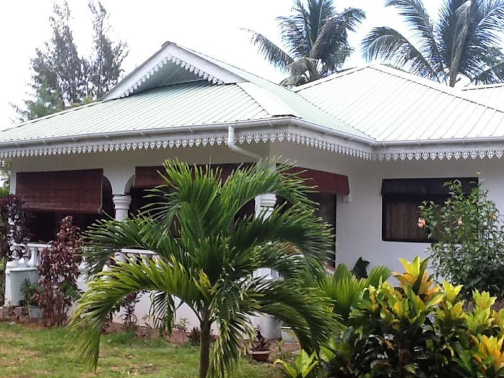 Coco Bay Pensión Anse Volbert Village Exterior foto